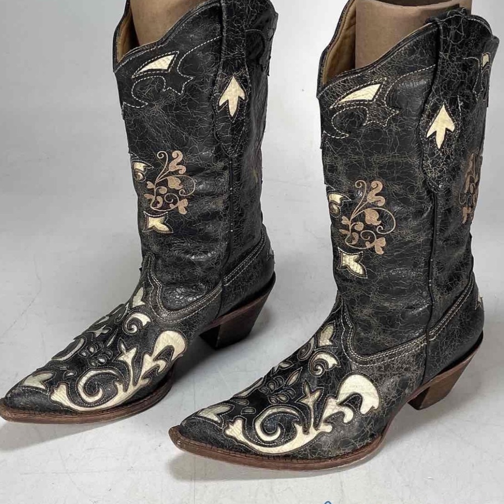 Corral Distressed Floral Embroidered Heeled Boots. Size 9